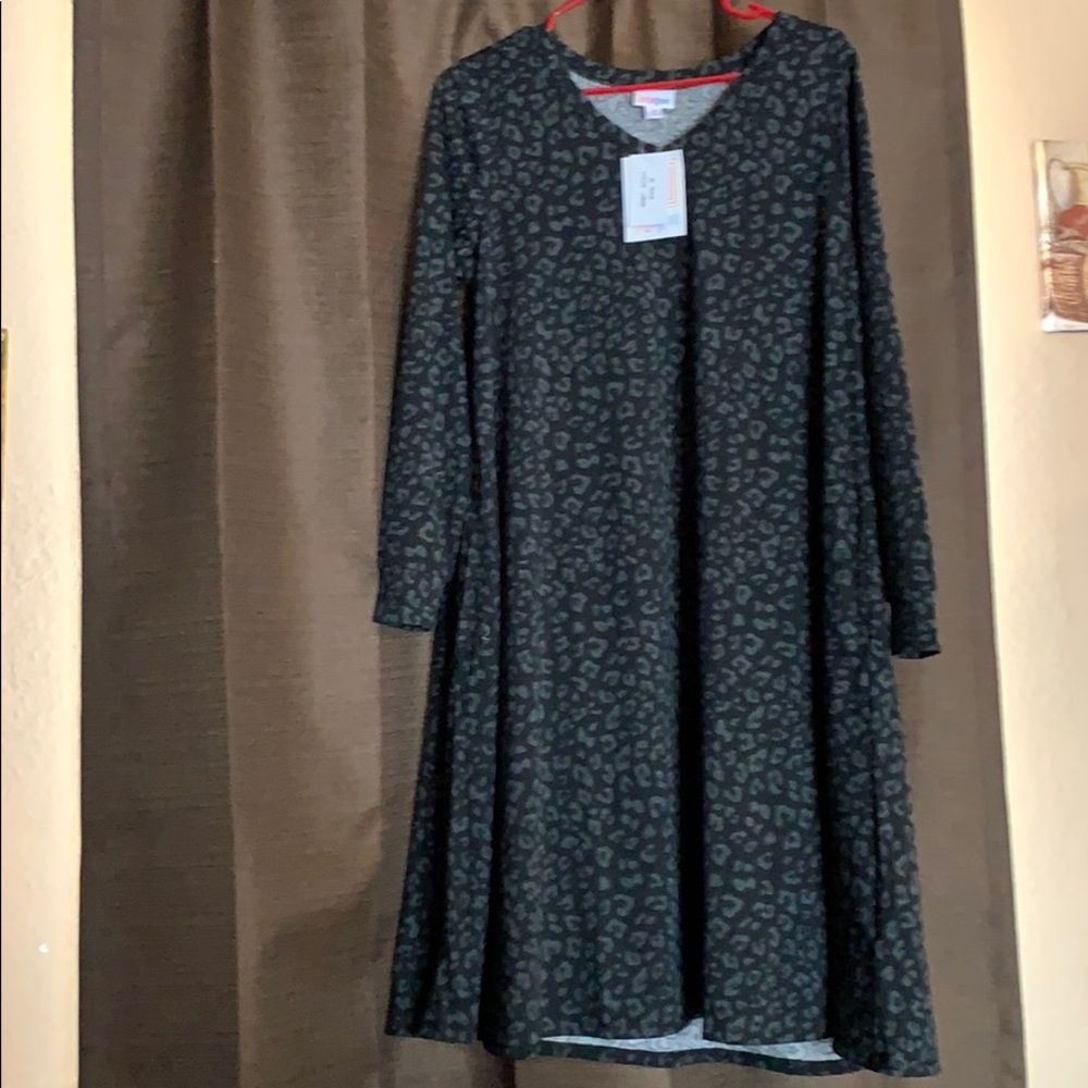 Lularoe Emily dress size medium.  New with tags